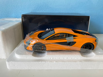 Defect Custom Painted Wheels 1/18 AUTOart McLaren 570S McLaren Orange w/ Silver Wheels Diecast Car Model 76044