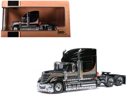 Miniature IXO 1/64 International Lonestar 2010 Rouge Foncé - NEUVE Sous Blister