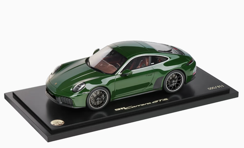 1/18 Dealer Edition 2024 Porsche 911 (992.2) GTS Cuarenta Edition