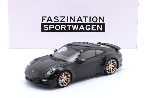 Minichamps 1:43 Porsche x Embraer 911 Turbo S (992) Duet in