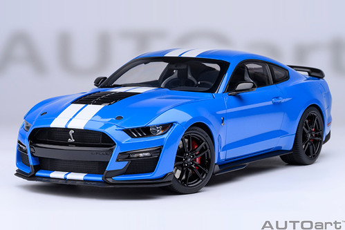 dera friend 1/18 AUTOart Ford Mustang Shelby GT500 (Grabber Blue) Car Model