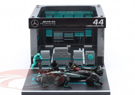 うの！ 1/43 BBurago 2024 Formula 1 Mercedes-AMG Pit Stop Diorama
