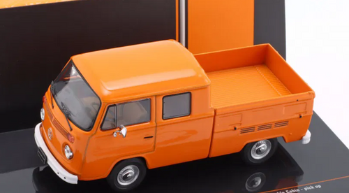 1/43 Ixo 1972 Volkswagen VW T2b Double Cab Pick-Up (Orange