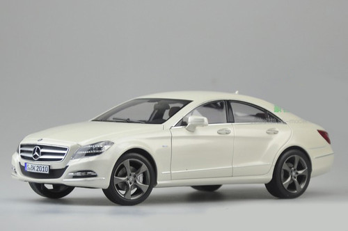 1/18 ミニカー　CLSクラス　W218 CLS350 RARE 1/18 Norev Mercedes-Benz CLS 350 CGi (White) - LIVECARMODEL.com