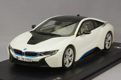 1:18 Scale BMW i8