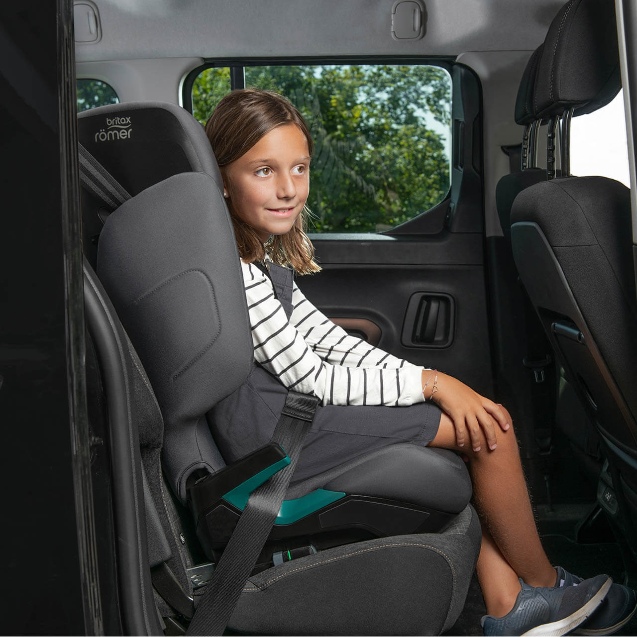 Britax Römer DISCOVERY PLUS Midnight Grey Winstanleys Pramworld