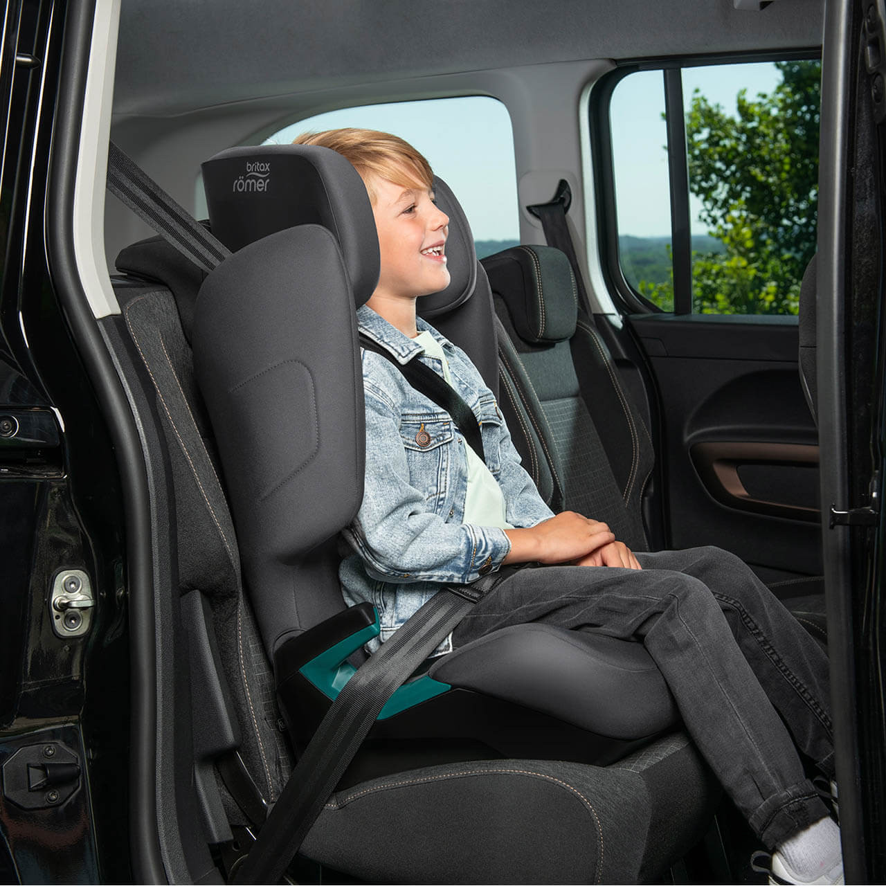 Britax Römer ADVENTURE PLUS Midnight Grey Winstanleys Pramworld