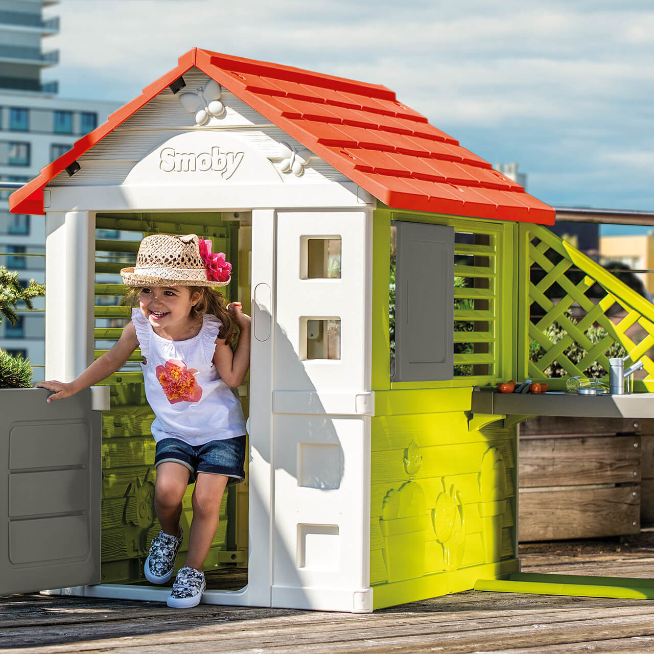 Smoby nature playhouse with shop kitchen