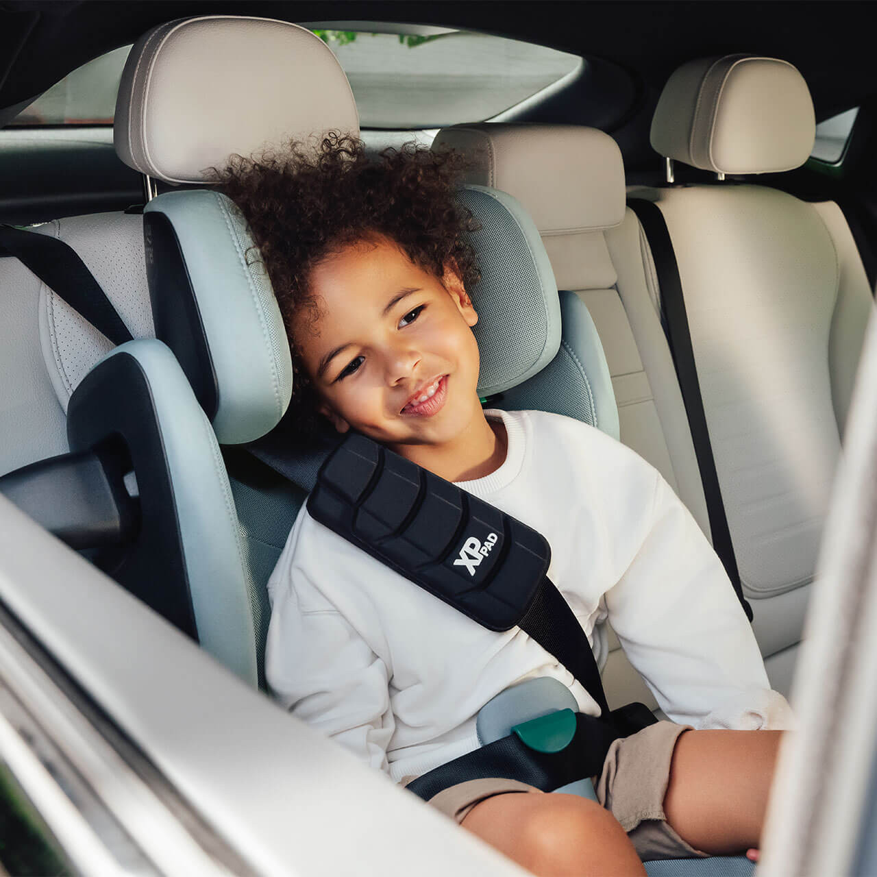 Inside Britax Kid Fix Britax Römer KIDFIX I-SIZE High Back Booster