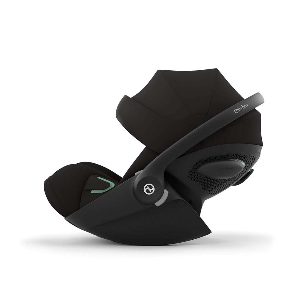 Cybex Cloud G i-Sizeブラック チャイルドシート Cybex Cloud G i-Size - Magic Black | Winstanleys Pramworld