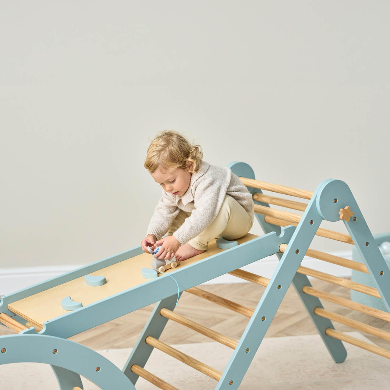 Toddler Climbing Triangle And Slide Qaba Pikler Triangle Set, In