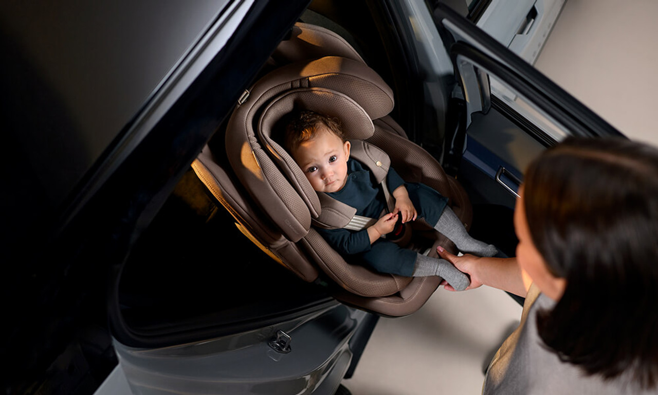 Maxi-Cosi Emerald 360 Pro: The Only Car Seat You’ll Ever Need