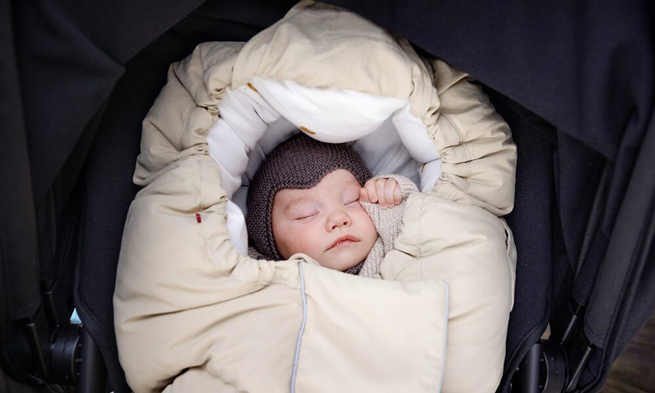 Get ready for winter strolls with Voksi Sleeping Bags