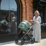 Uppababy VISTA V2 Pram - Gwen (lifestyle)