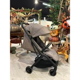 Amaati Perla Compact Stroller (lifestyle)