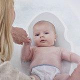 Shnuggle Newborn Bath Support - White/Grey