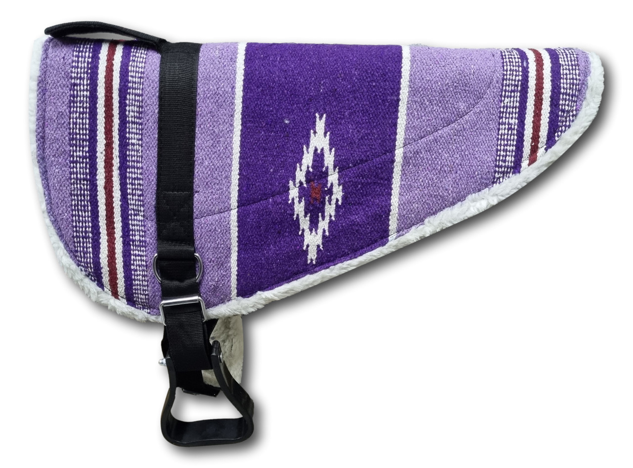 Ride naturally with the Navajo Print Padded Bareback Pad featuring detachable stirrups, fleece lining, and a secure front strap. Perfect for training young horses, beach rides, or everyday use. Fits both Cob and Full horses.