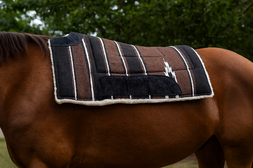 Premium Navajo Western Saddle Pad with cut back & fleece underlay. Designed for high-withered horses, durable, shock-absorbent & breathable.