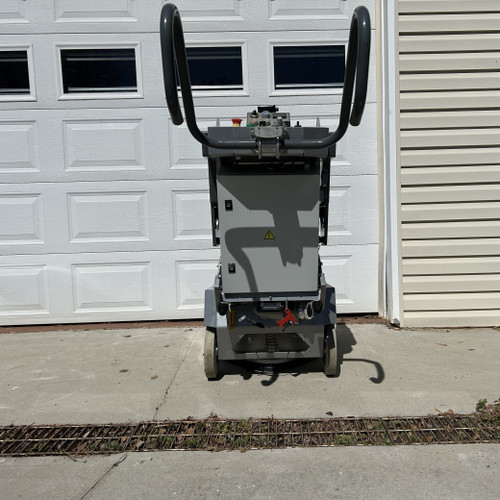 Used L25E Grinder