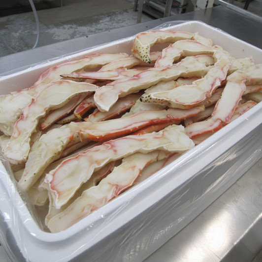 20 lb CASE - 2025 FRESHLY-Caught SPLIT Alaska Red King Crab Legs