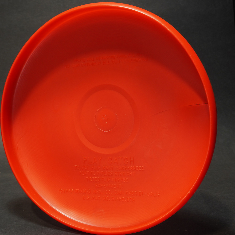 Wham-O Frisbee Regular (19 mold)  Red (cracked)