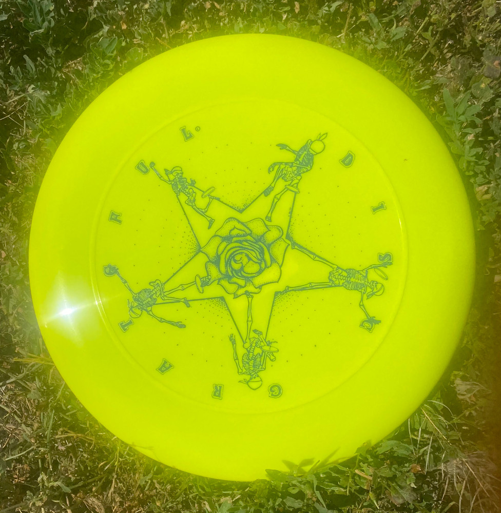 Discraft SKY-STYLER FREESTYLE DISC - GRATEFUL DISC Frisbee Freestyle Top View Yellow