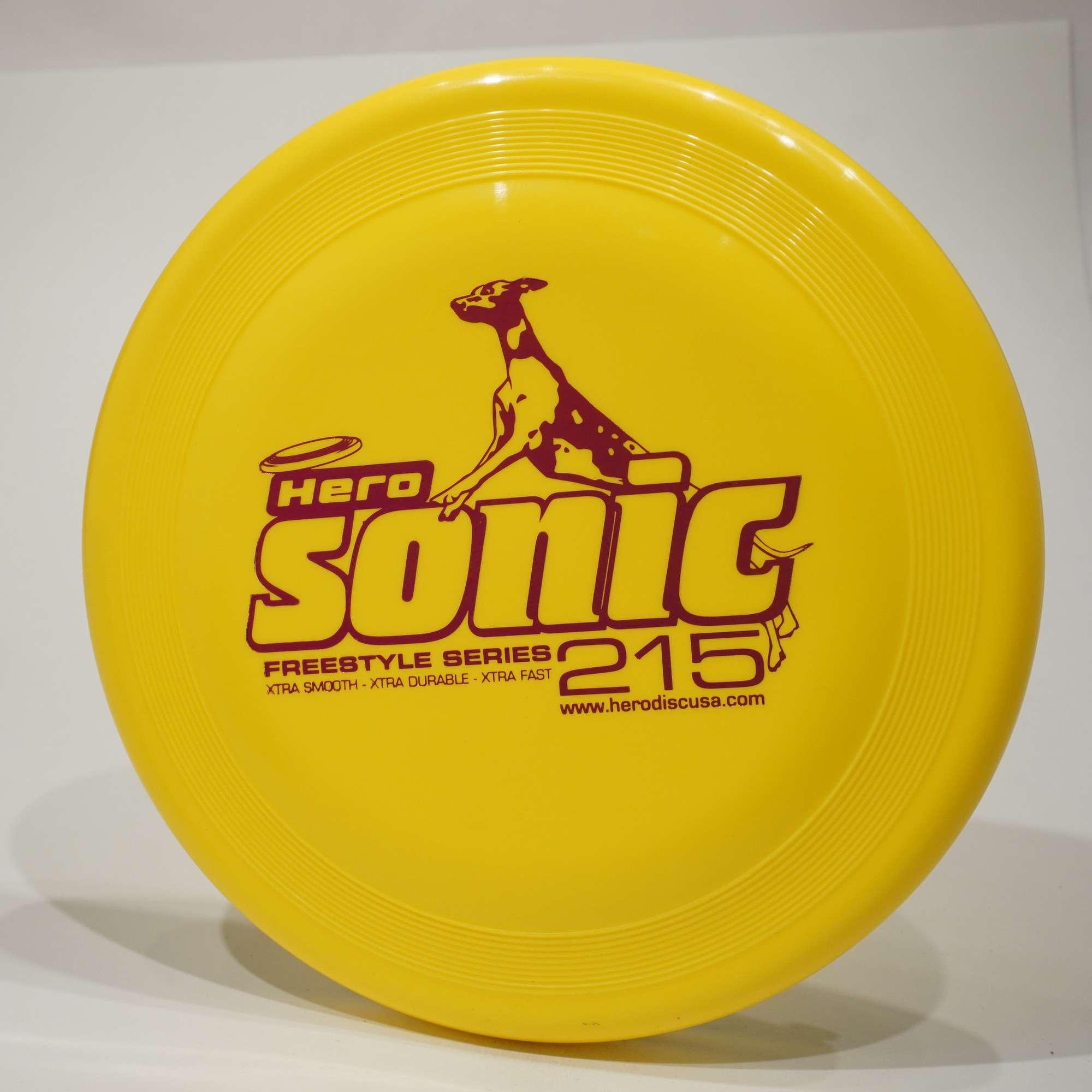 sonic disc dog frisbee