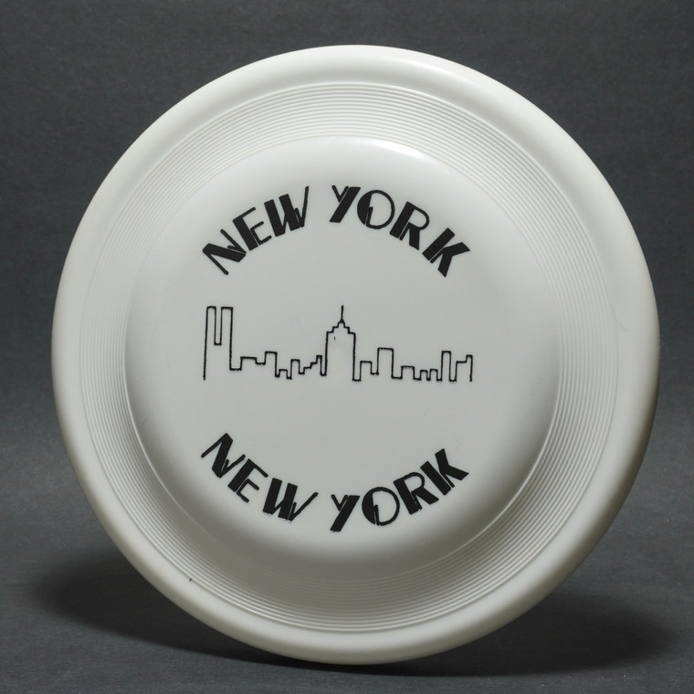 Wham-O Fastback Flying Disc, New York New York,  FB 17 Black Stamp 105–120g