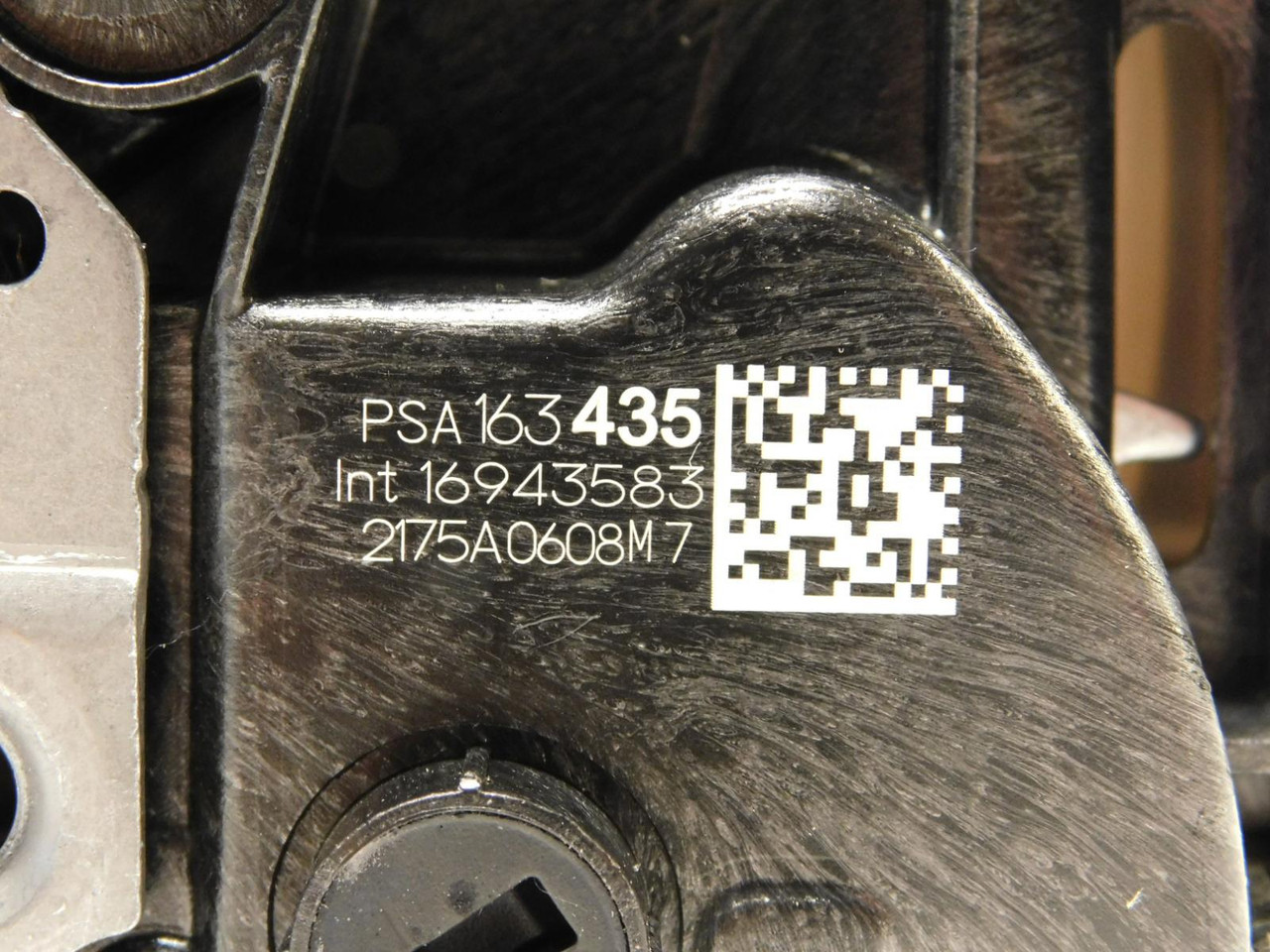 98 163 435 80