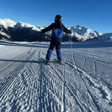 ​Skiing with Kids: Top Tips & Must-Have Gear for a Fun & Stress-Free Trip! 