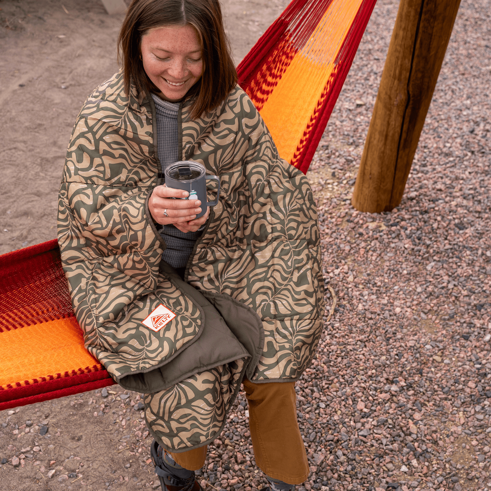 Couverture Kelty Bestie Blanket - Infinite Mtn Deep Lake - 41x73" - Camping