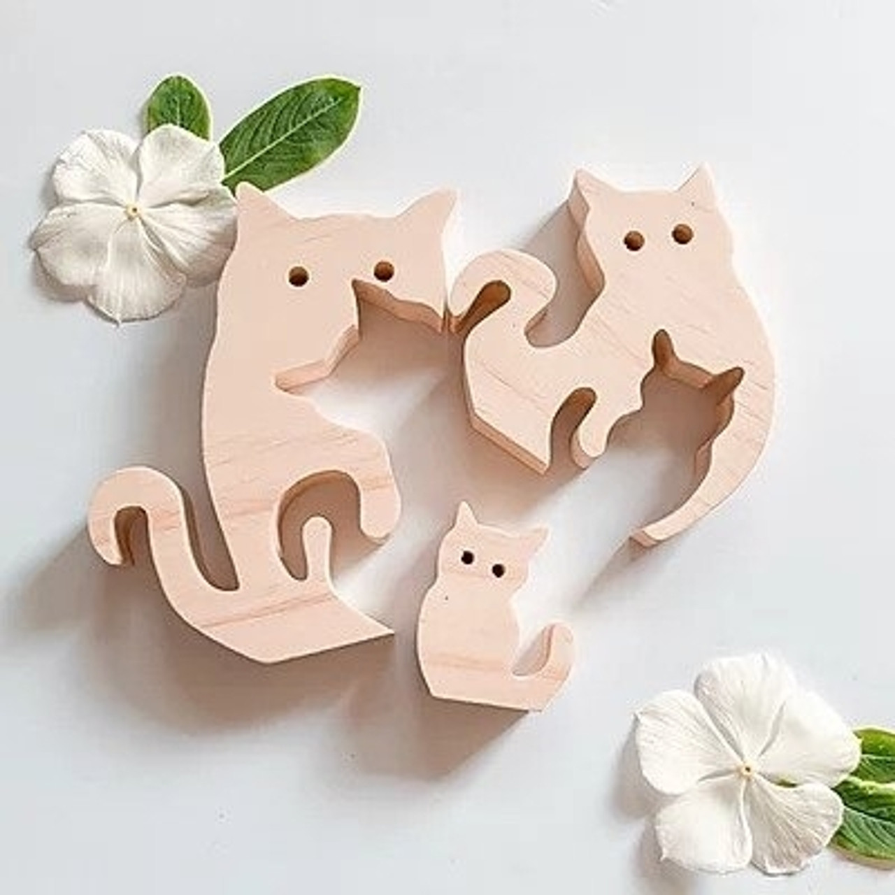 Wooden cat family puzzle