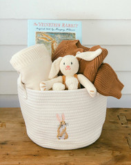 The Art of the Custom Gift Basket: How to Curate a Truly Meaningful Present