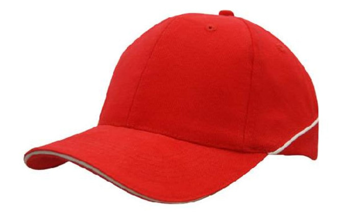 A red cap featuring crown piping and a sandwich peak, designed with a simple and stylish look.