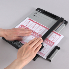 sliding handle to cut paper