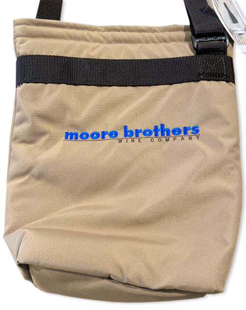  INSULATED BAG Moore Brothers Wine Company  DE