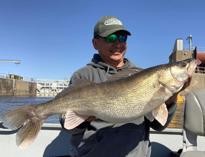 First Ice Rush! Enjoying the Early Ice - Custom Jigs & Spins