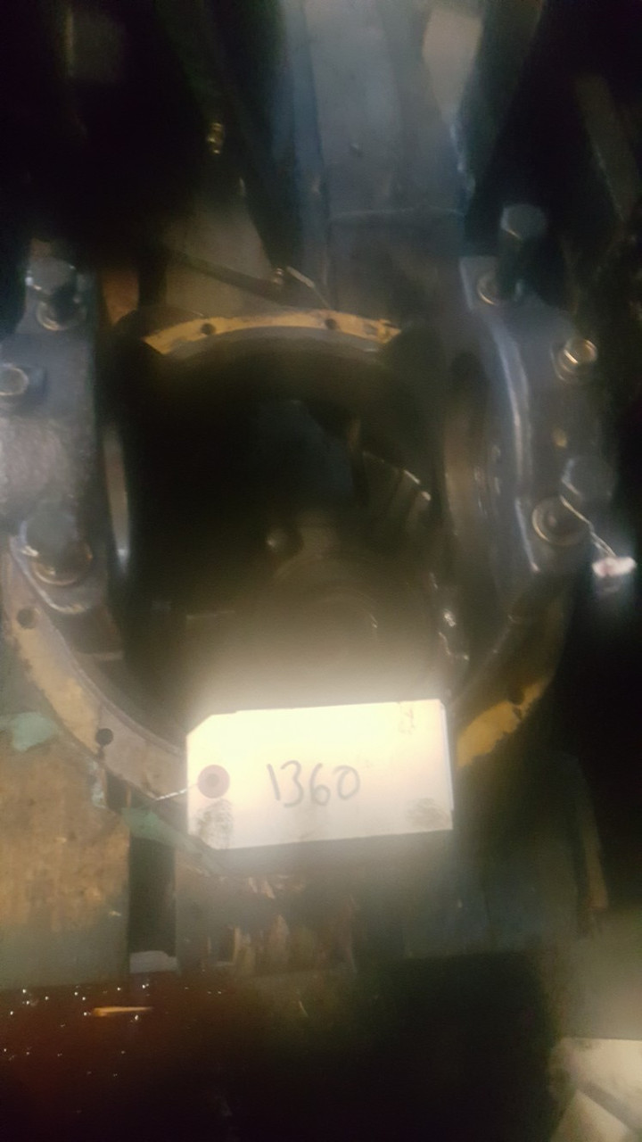 USED NISSAN CPH02 FORKLIFT DIFFERENTIAL HOUSING - NI3831011H01