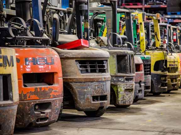 Why Buying a Used or Salvage Forklift Makes Sense