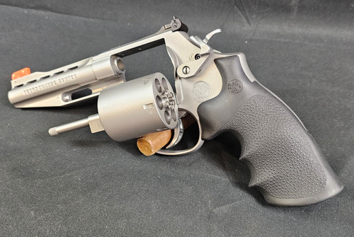 S&W 686-6 .357 Mag Performance Center - Cylinder S&W 686-6 .357 Mag Performance Center - Cylinder