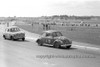 63025 - George Reynolds VW & Brian Sampson Austin Lancer - Sandown 1963 - Photographer Peter D'Abbs