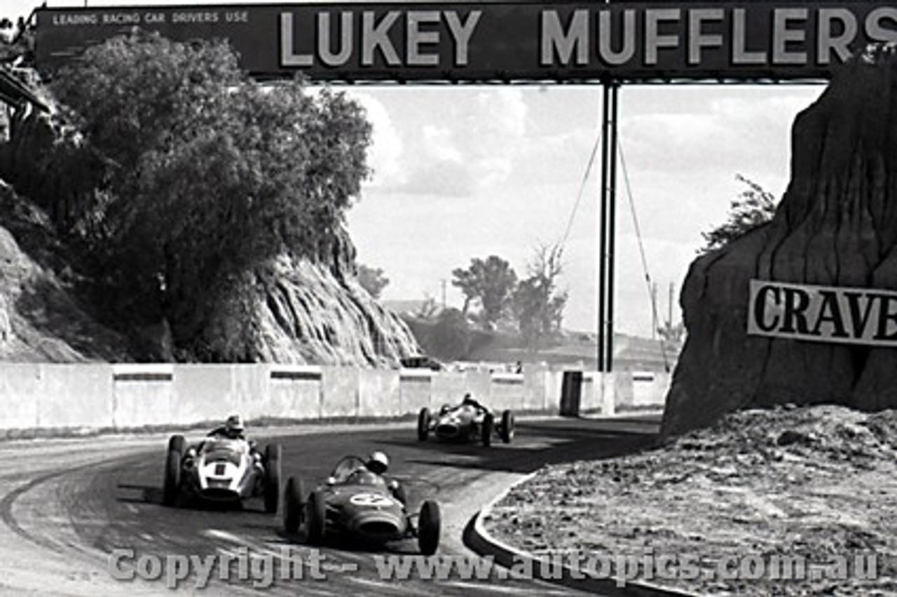 61528 - David McKay Lola / Roy Salvadori  Cooper Climax - Hume Weir - 13th March 1961 - Photographer Peter D Abbs