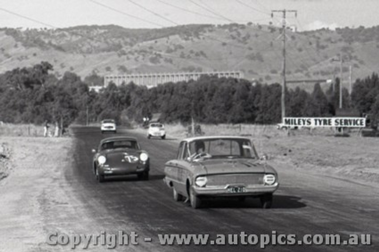 61537 - W. Nalder Falcon XK & H. Firth Porsche - Hume Weir - 13th March 1961 - Photographer Peter D Abbs