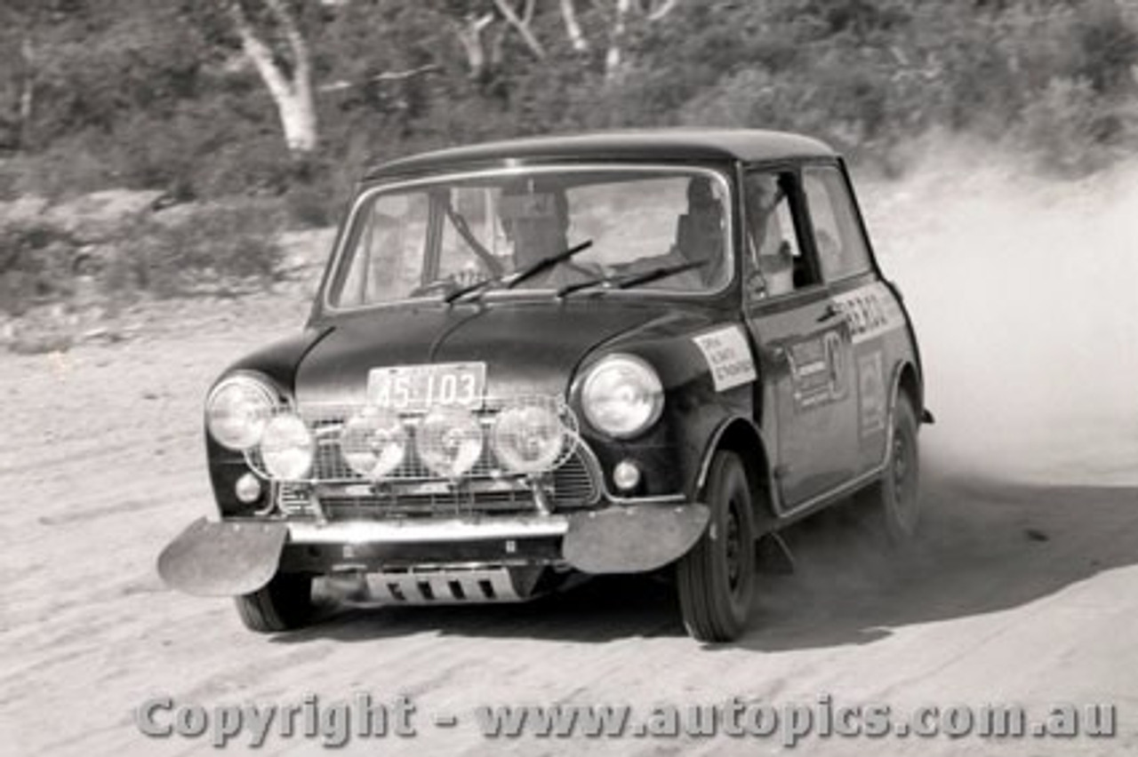 68990 - Morris 850 - Souther Cross  Rally 9th October 1968 - Photographer Lance J Ruting