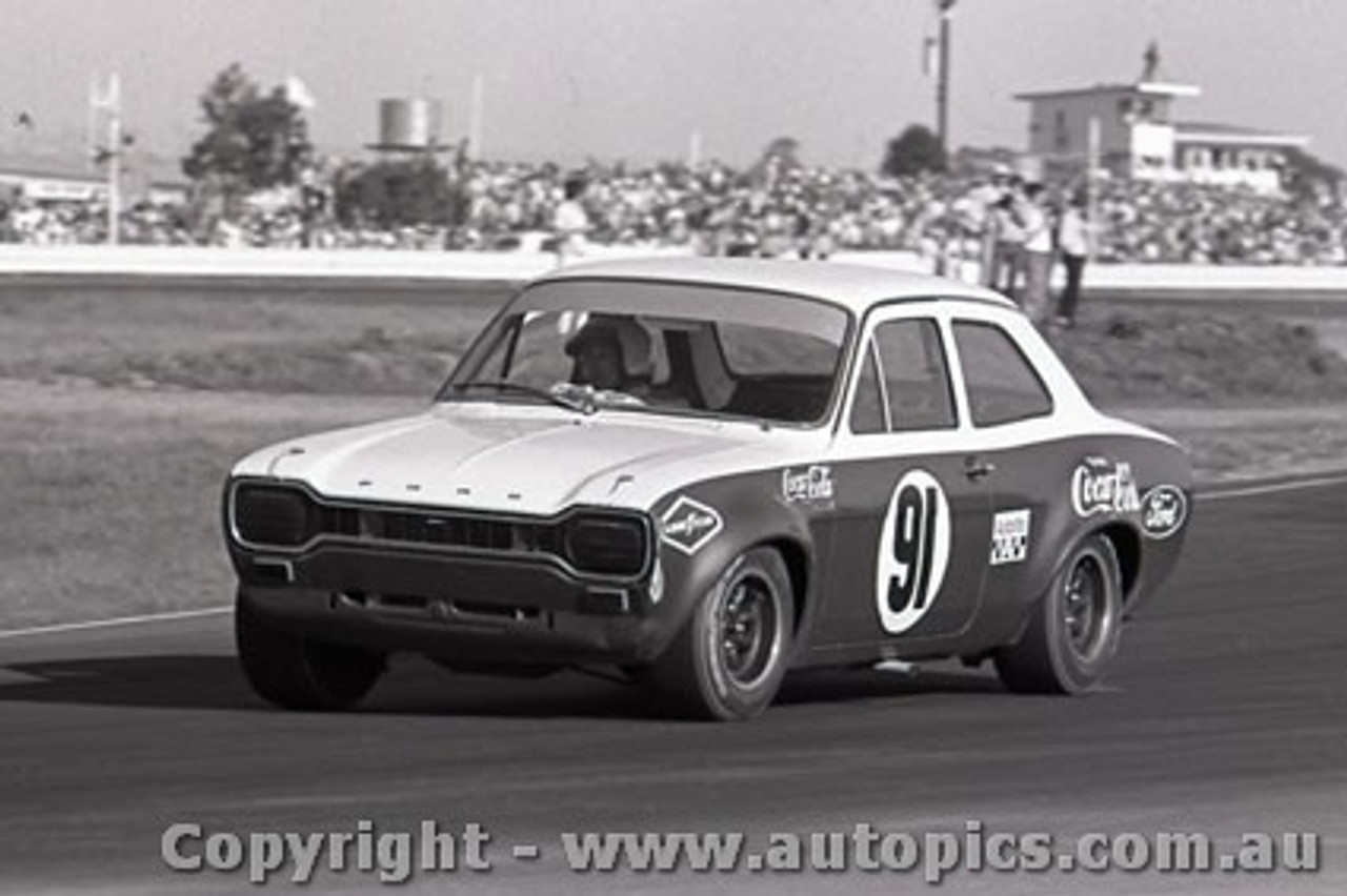 70298 - Allan Moffat Ford Escort Calder 18th October 1970 - Photographer Peter D Abbs