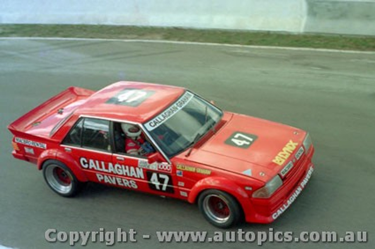 84895 - B. Callaghan / B. Graham - Ford Falcon XE -  Bathurst 1984 - Photographer Lance Ruting