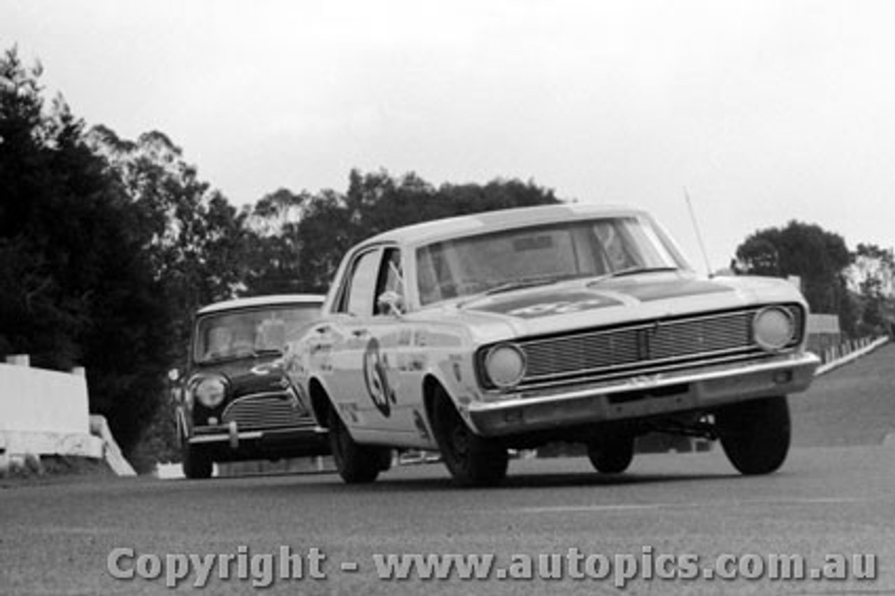 69128 - D. Yeates / N. Edwards -  Ford Falcon XT -  Sandown  1969 - Photographer Peter D Abbs