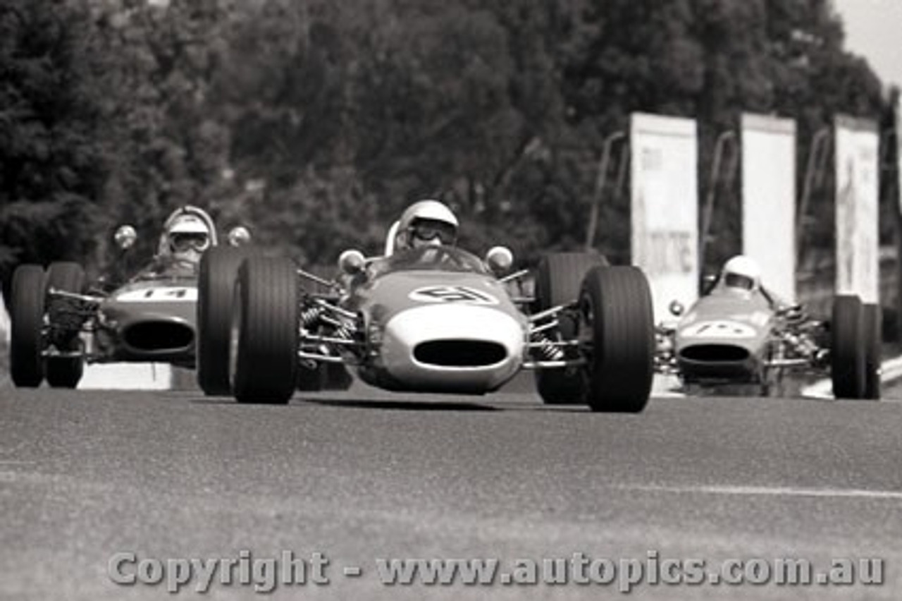 69607 - J. Young Brabham & B. Andrew  - Andrew  Formula Ford  - Sandown  1969 - Photographer Peter D Abbs