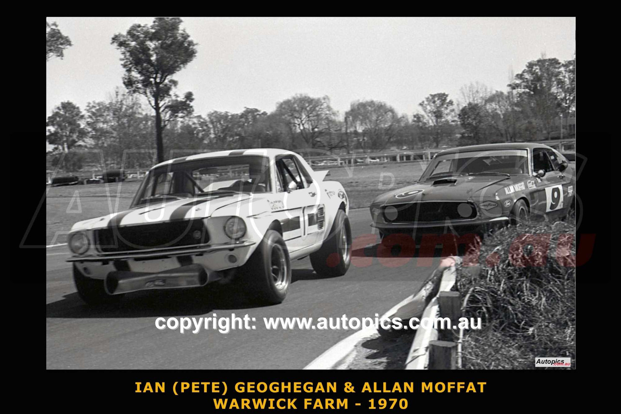 70069-1 - Pete Geoghegan & Allan Moffat, Warwick Farm, 1970 - Photographer David Blanch 