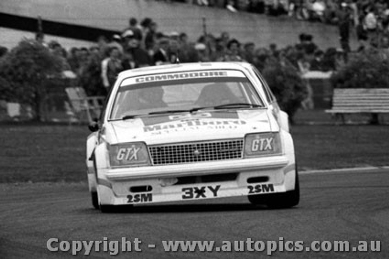 80061 - Allan Moffat - Marlboro Holden Dealer Team - Commodore VC Sandown 1980 - Photographer Peter D Abbs